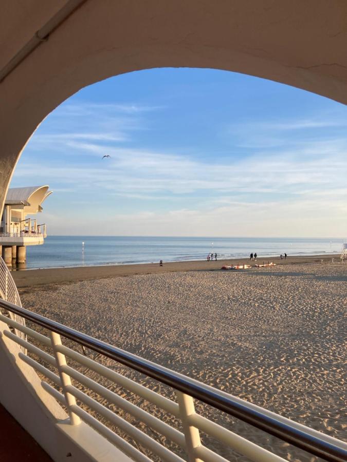 Beach Front Apartment Sabbiadoro Lignano Sabbiadoro Exterior photo